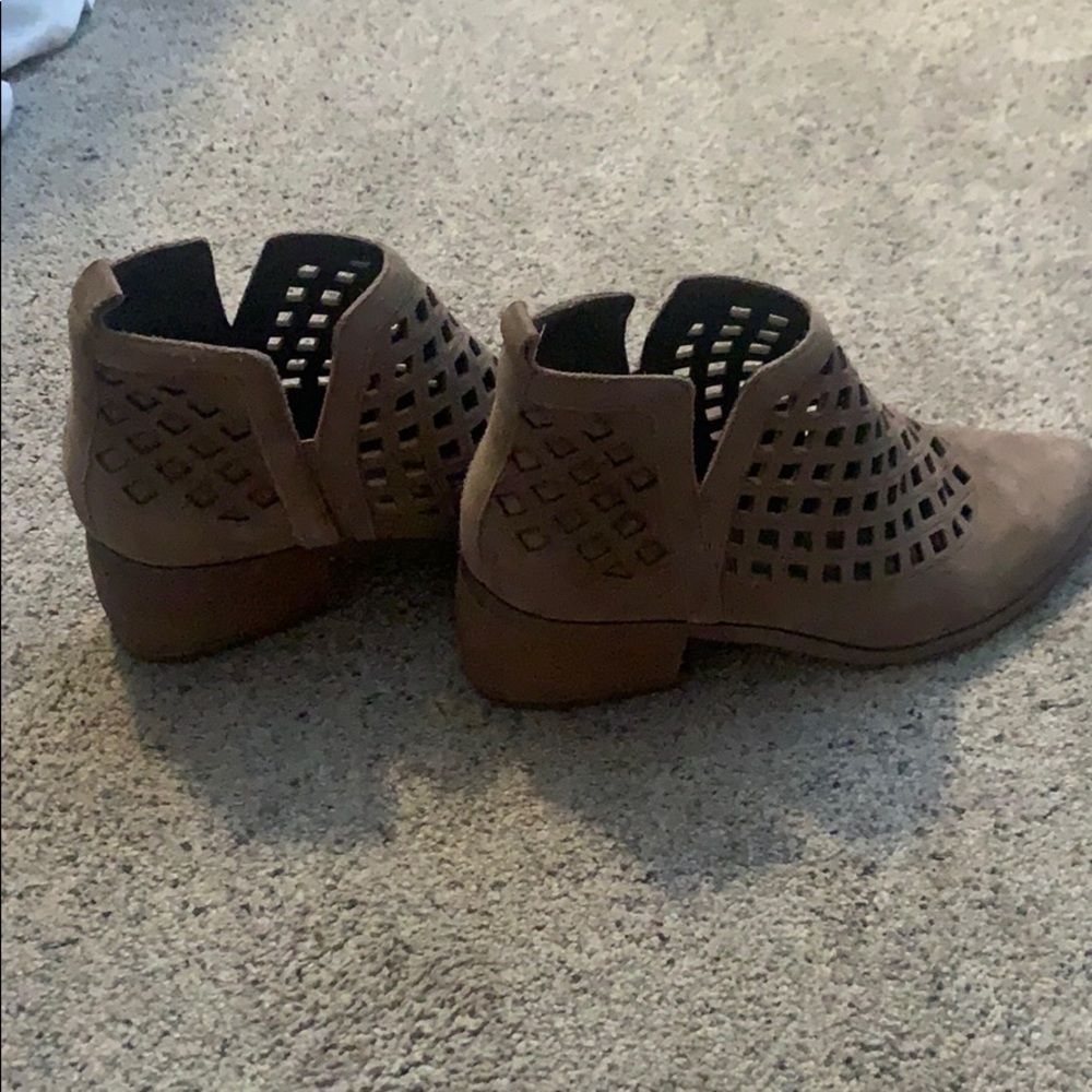 Crown Vintage Tan Booties